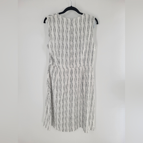 Calvin Klein White & Black Midi Sleeveless Faux Wrap Dress Size 12 New - Picture 7 of 7